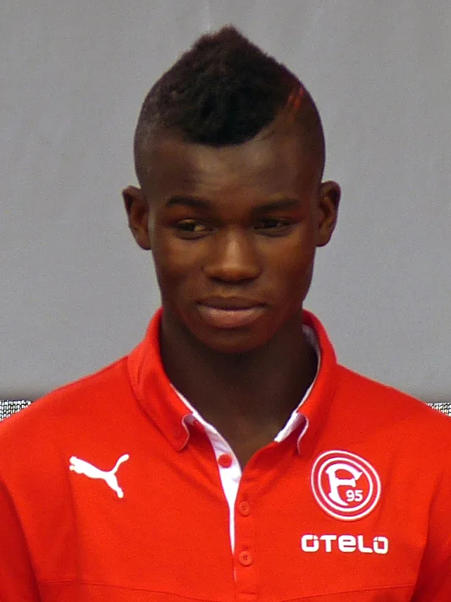 Ihlas Bebou
