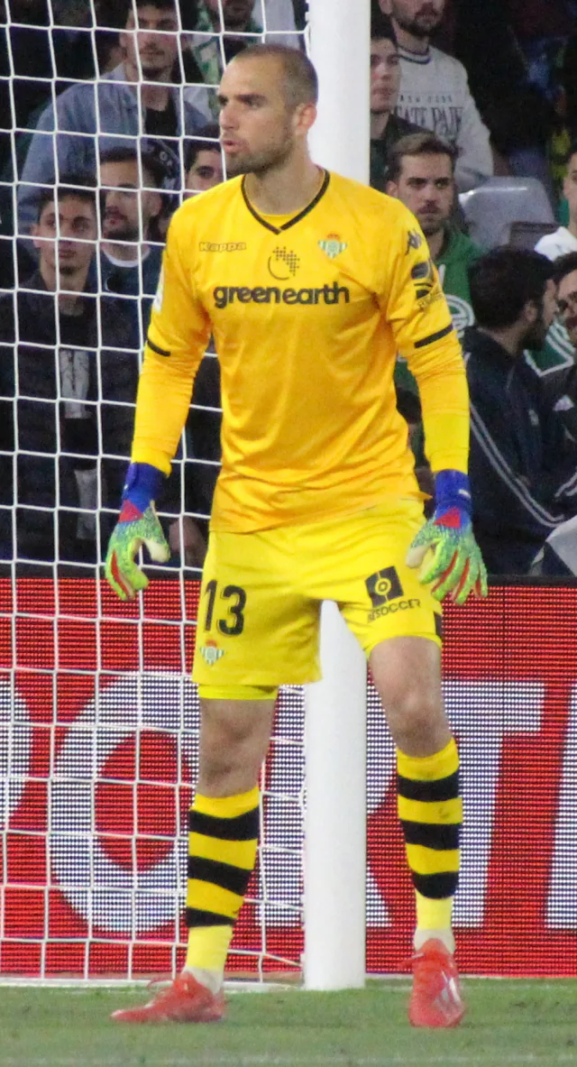 Pau López