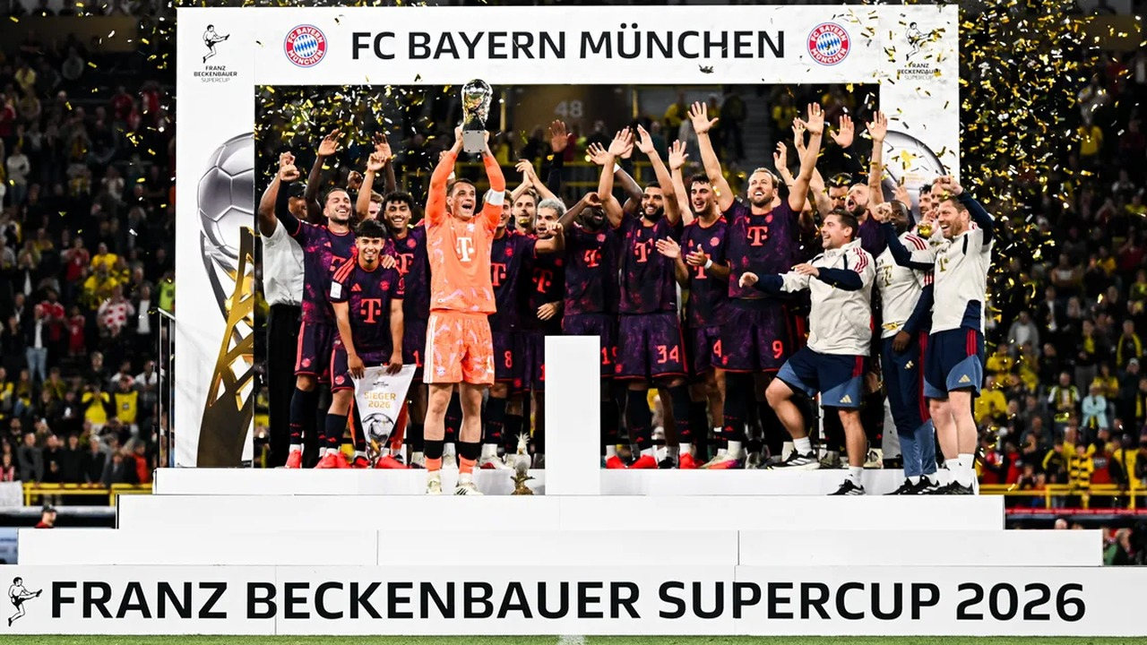 Bayern players lift the Franz Beckenbauer Supercup