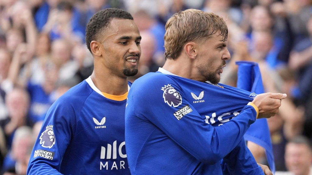 Everton beat Crystal Palace 2-0 in their Premier League opener