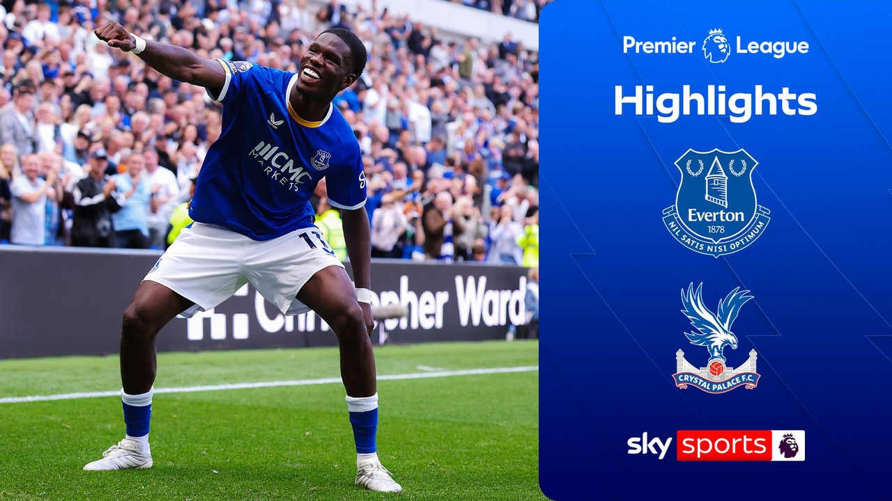 Thierno Barry celebrates Everton's second goal