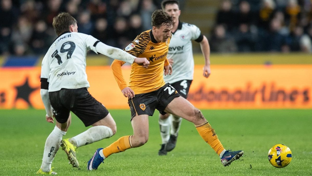 Hull City beat Manchester United 2-0 in their Premier League opener