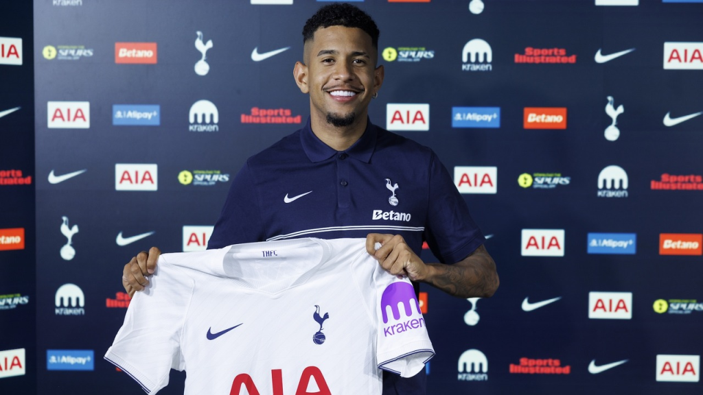 Tottenham sign winger Savio from Manchester City
