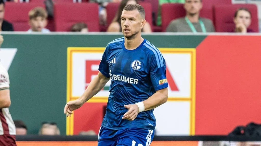 Edin Dzeko returns to the Bundesliga after 5,734 days and enters the age record list