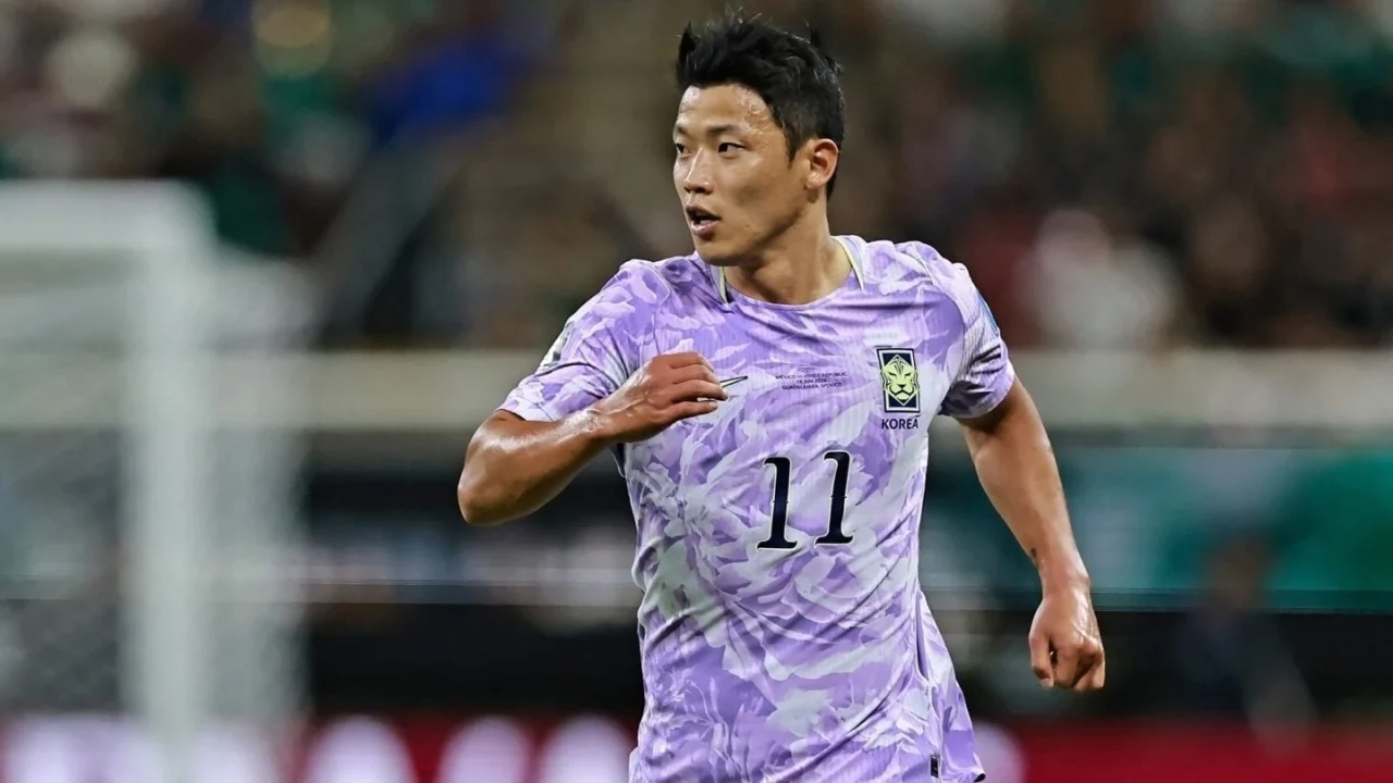 Hwang Hee-chan returns to the Bundesliga as Schalke widen their attacking options