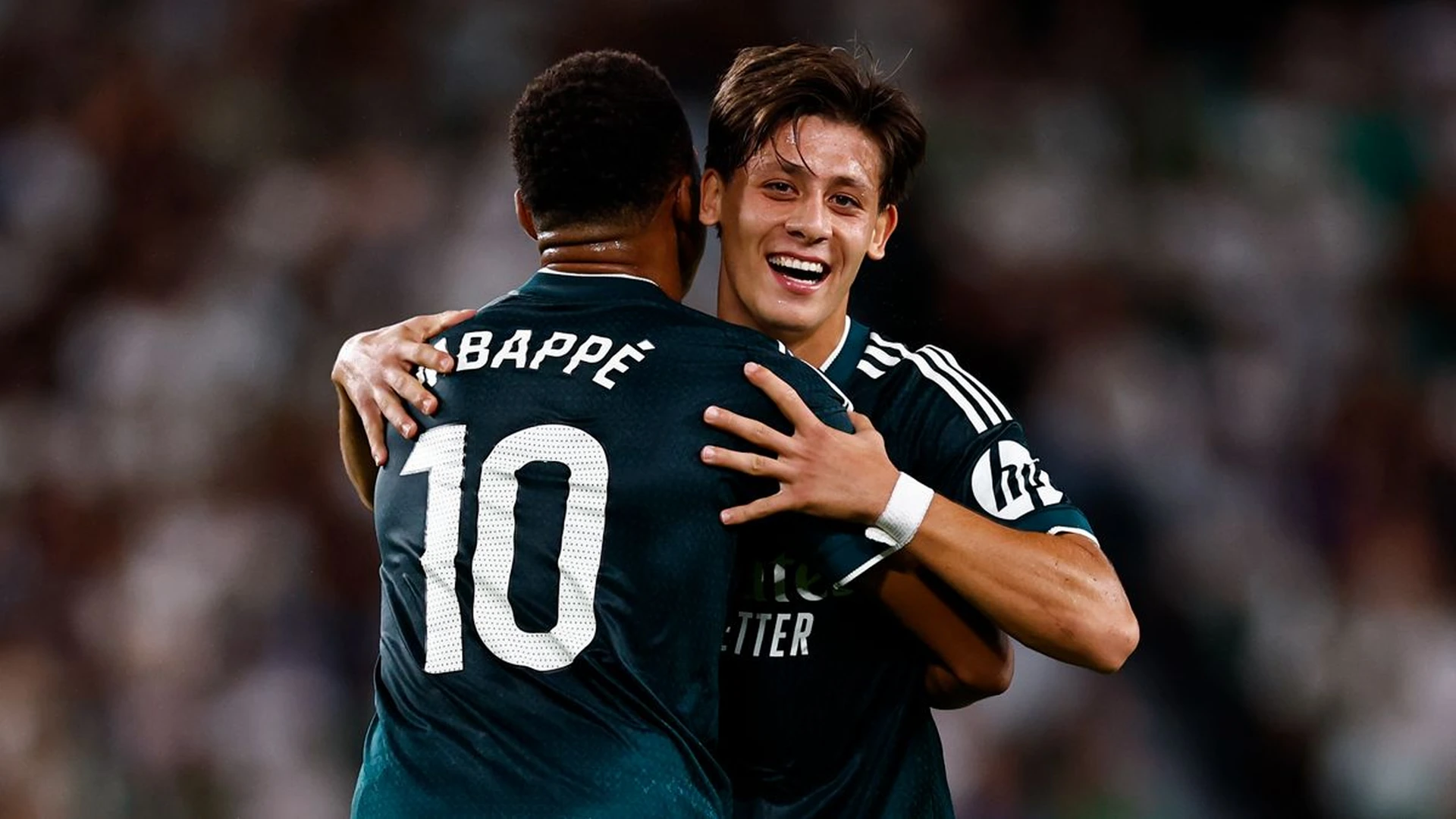 Carlos Espi scores late as Real Madrid beat Elche 3-2