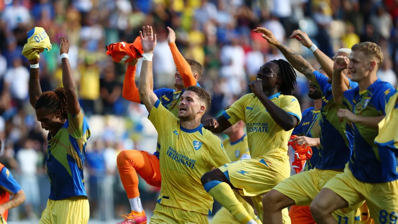 Lorenzo Palmisani protects Frosinone’s 2-0 victory over Como