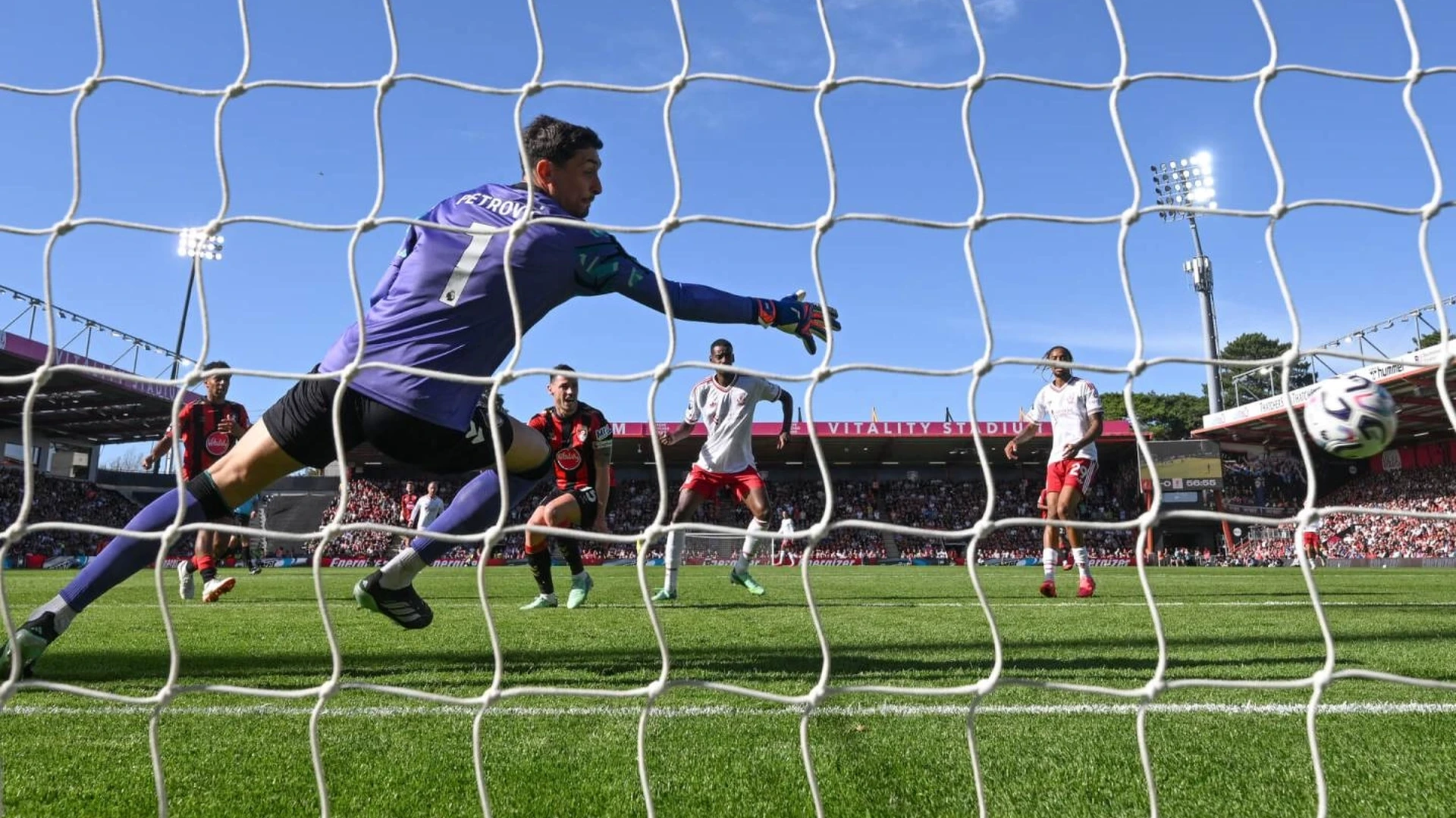 Alexander Isak gives Liverpool a 1-0 victory on Andoni Iraola's return to Bournemouth