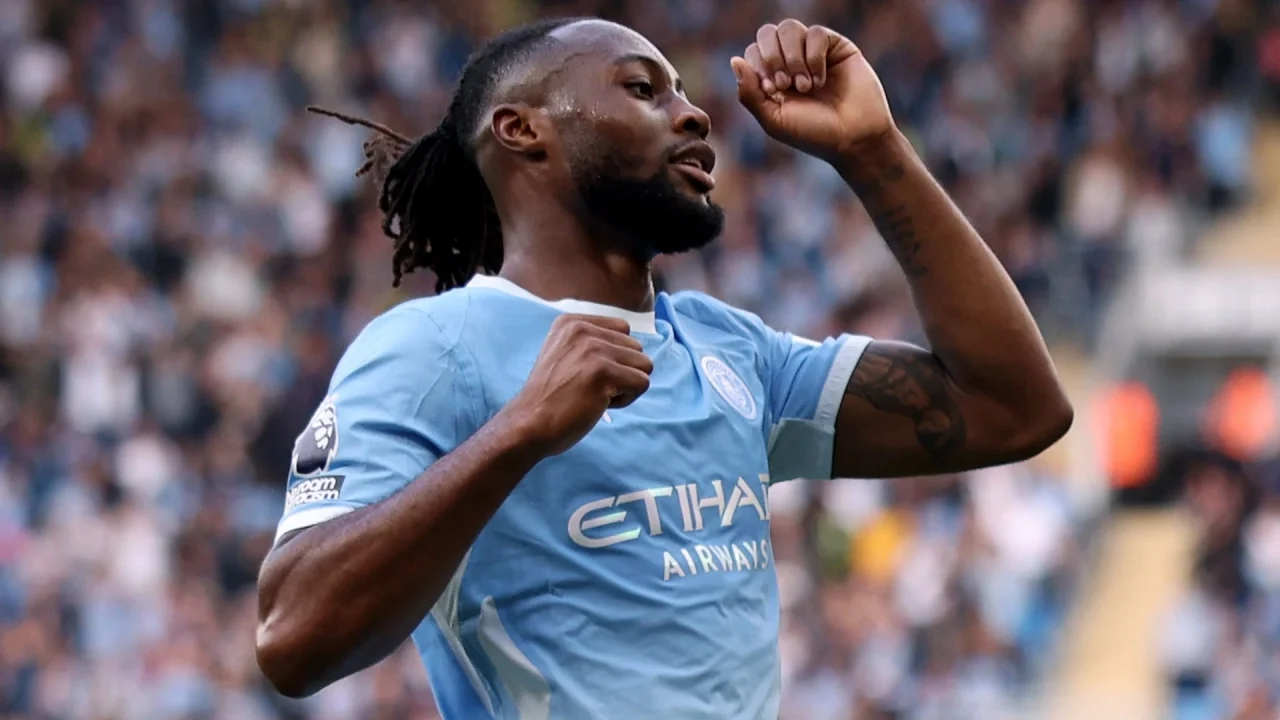 Manchester City outscore Sunderland 5-3 to preserve a perfect league start