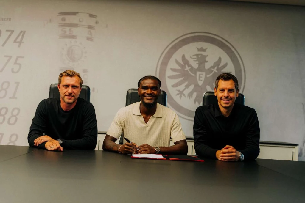 Frankfurt sign left-footed defender Lilian Brassier after Theate leaves