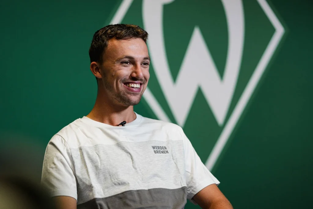 Werder sign versatile midfielder Youri Regeer after Jens Stage injury