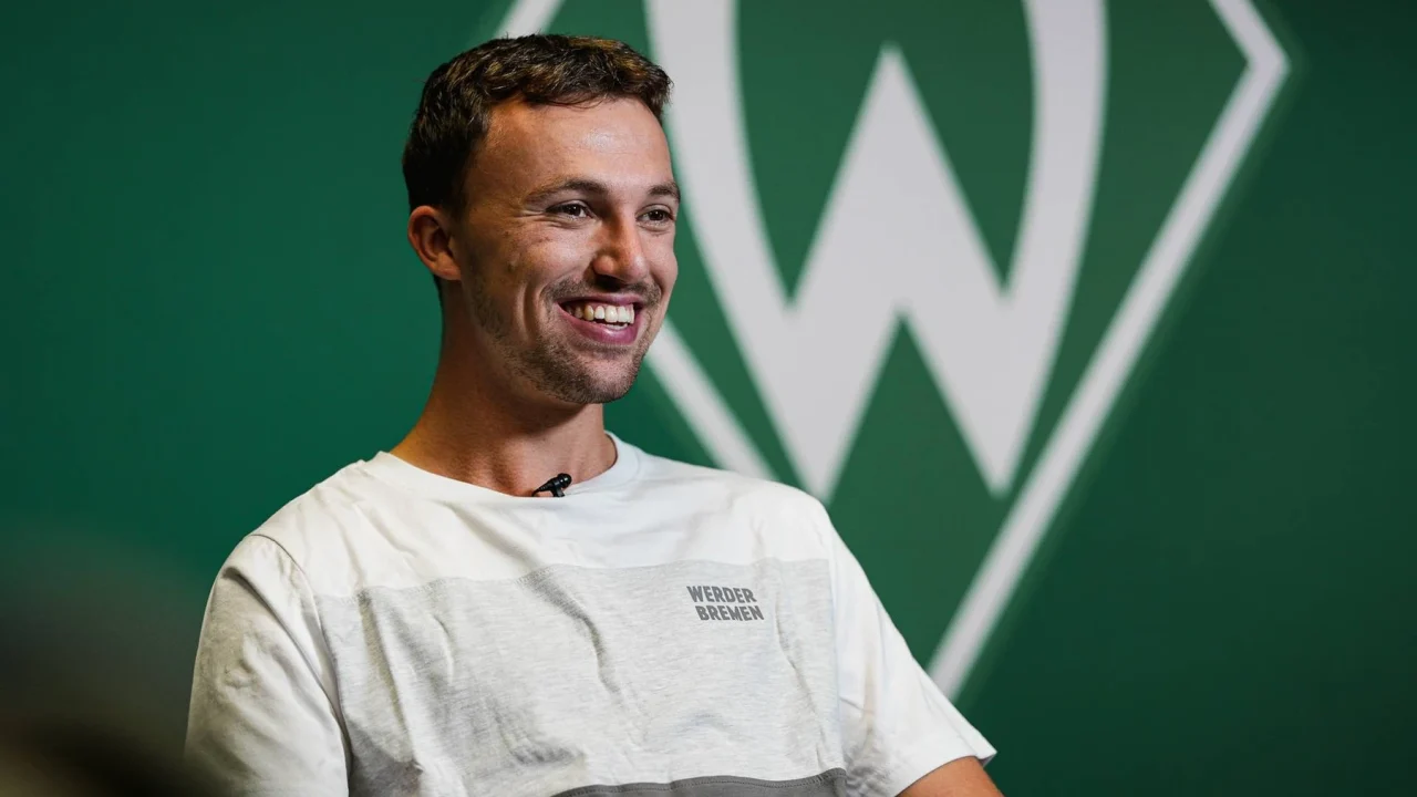 Werder sign versatile midfielder Youri Regeer after Jens Stage injury