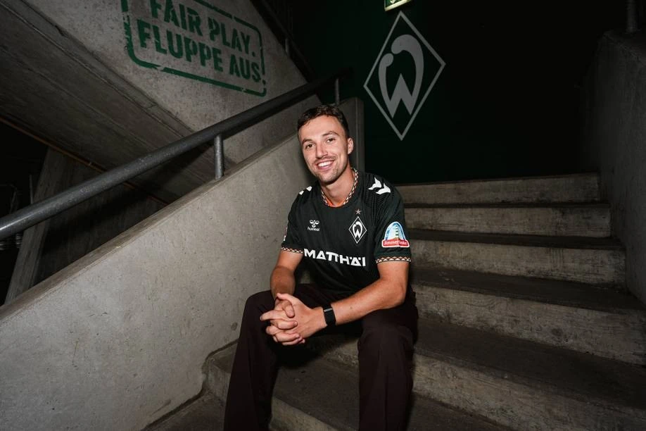 Supporting image for Werder sign versatile midfielder Youri Regeer after Jens Stage injury